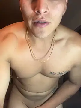 Snapshot of MaxxxSteil chatting on February 18, 2026, 5:49 am MaxxxSteil online show from February 18, 2026, 5:49 am