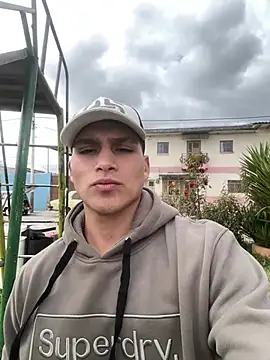 Snapshot of MaxxxSteil chatting on February 19, 2026, 8:39 pm MaxxxSteil online show from February 19, 2026, 8:39 pm