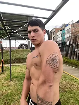 Snapshot of MaxxxSteil chatting on February 6, 2026, 9:22 pm MaxxxSteil online show from February 6, 2026, 9:22 pm