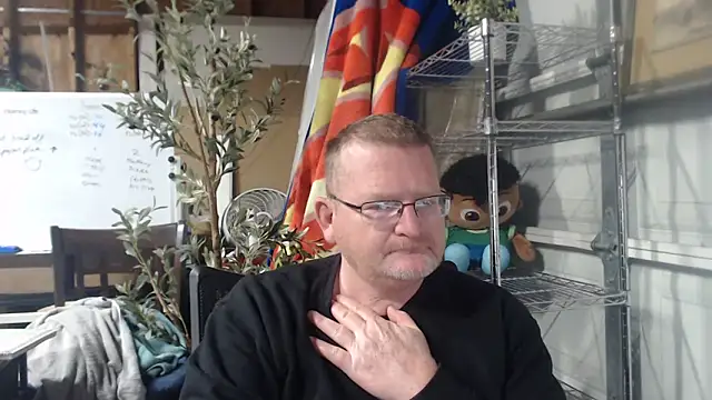 Randomoldguy615 online show from March 18, 2025, 12:19 am