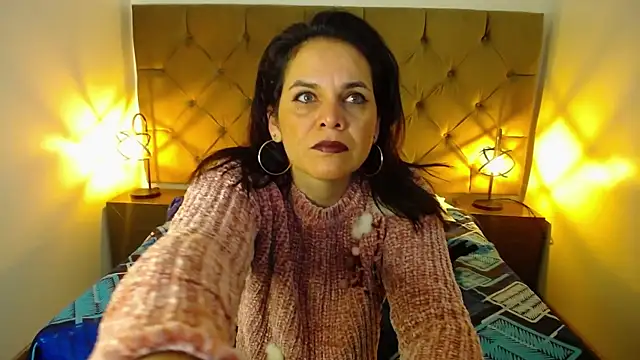 laura hotties online show from March 20, 2025, 12:43 pm