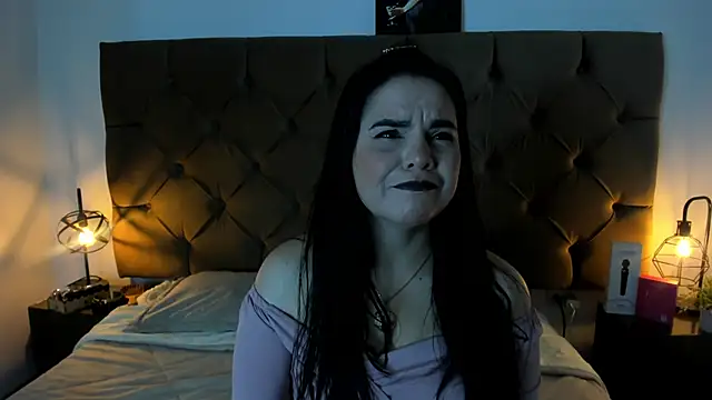 laura hotties online show from March 31, 2026, 1:24 pm