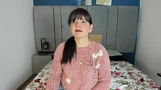 laura hotties online show from September 10, 2025, 1:10 pm