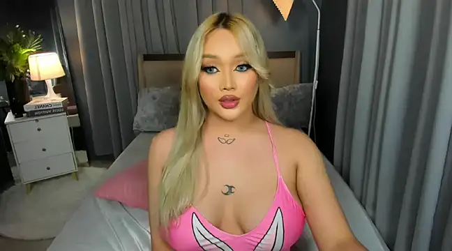 Snapshot of KylieSonique chatting on March 6, 2025, 2:19 am KylieSonique online show from March 6, 2025, 2:19 am