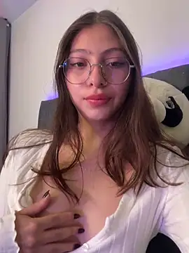 Dirty-Bunnyyy online show from April 16, 2026, 3:07 am