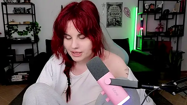 Snapshot of Della_Ideal chatting on April 29, 2026, 5:30 pm Della Ideal online show from April 29, 2026, 5:30 pm