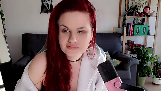 Della Ideal online show from December 2, 2025, 9:11 am