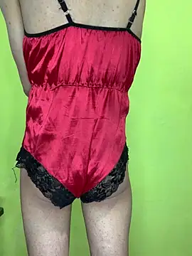 Snapshot of Femboylili chatting on February 1, 2026, 12:31 am Femboylili online show from February 1, 2026, 12:31 am