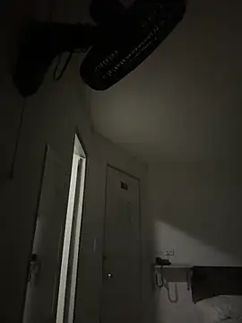 Cristopher1112 online show from February 4, 2026, 9:48 am