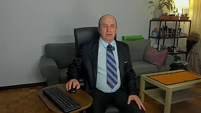 Snapshot of masterboy50 chatting on July 17, 2026, 7:00 pm masterboy50 online show from July 17, 2026, 7:00 pm