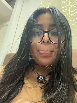 Snapshot of virginbrunette99 chatting on June 13, 2026, 5:05 am virginbrunette99 online show from June 13, 2026, 5:05 am