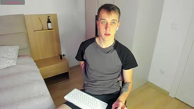 your super hero online show from February 27, 2025, 8:35 am