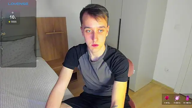 your super hero online show from February 26, 2025, 2:38 pm