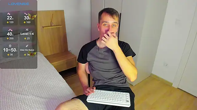 your super hero online show from February 26, 2025, 11:21 am