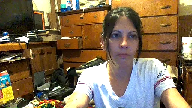 SillyRabbitz online show from November 15, 2025, 8:40 am