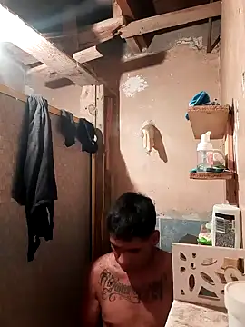 Snapshot of Elcabezhupas97 chatting on October 18, 2025, 7:21 am Elcabezhupas97 online show from October 18, 2025, 7:21 am