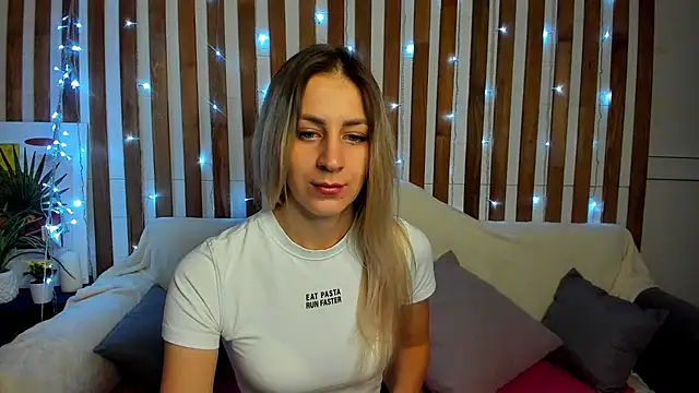 Snapshot of Ellen_Ross chatting on March 2, 2025, 4:17 am Ellen Ross online show from March 2, 2025, 4:17 am