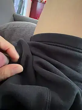 Tuyen8679 online show from February 25, 2026, 11:48 pm