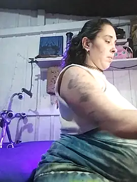 Fellyna online show from November 12, 2025, 5:17 pm