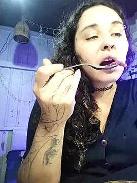 Fellyna online show from November 7, 2025, 4:22 pm