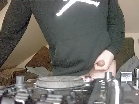 gryzoon online show from February 15, 2026, 4:57 am