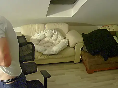 gryzoon online show from October 15, 2025, 10:29 pm