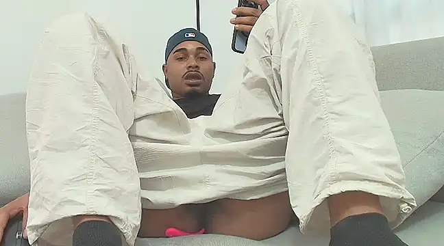 Snapshot of latinbbc_00 chatting on March 1, 2025, 7:15 pm latinbbc 00 online show from March 1, 2025, 7:15 pm