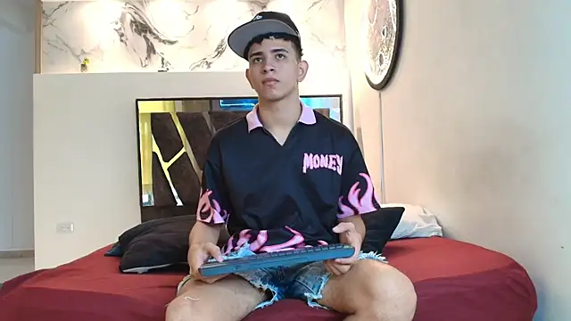 KING OFF BOYS online show from November 18, 2025, 2:53 pm