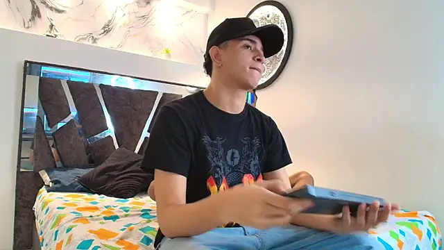 KING OFF BOYS online show from November 20, 2025, 1:34 pm