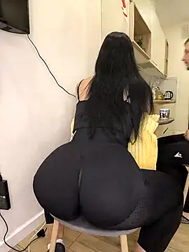Snapshot of _KissMyAss_ chatting on May 1, 2026, 5:40 pm KissMyAss online show from May 1, 2026, 5:40 pm
