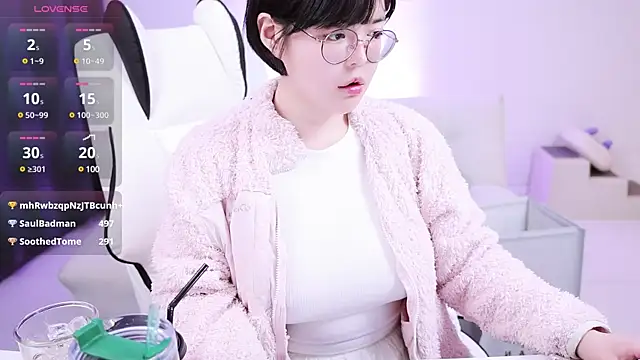 Snapshot of choiyuee chatting on March 9, 2025, 3:05 pm choiyuee online show from March 9, 2025, 3:05 pm