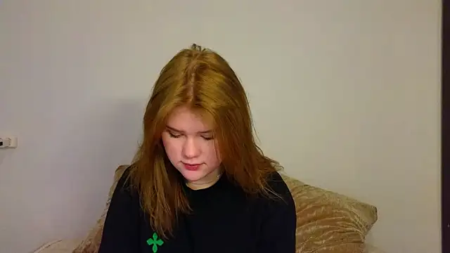 Snapshot of LaseyMoon chatting on February 9, 2026, 9:51 am LaseyMoon online show from February 9, 2026, 9:51 am