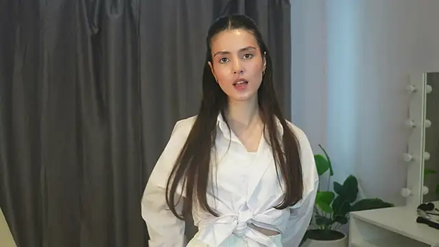 ArletteBiddix online show from March 5, 2025, 8:43 am