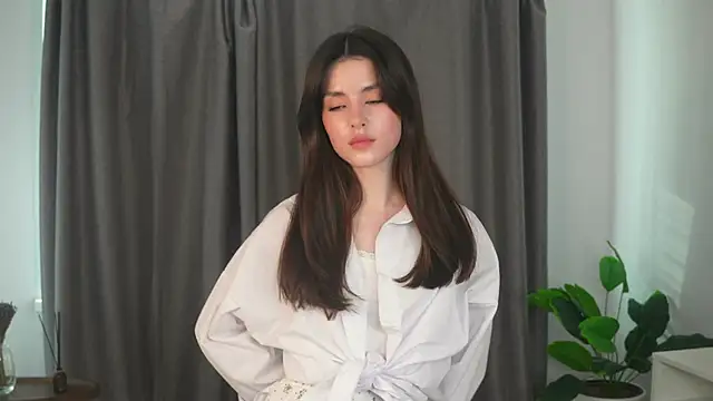 ArletteBiddix online show from March 20, 2025, 12:22 pm