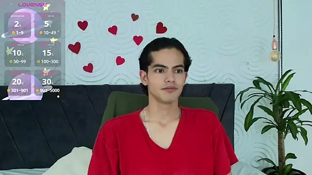 Maximoherrera 16 online show from April 17, 2026, 1:47 pm