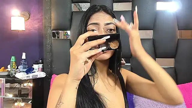 EMYCLARK01 online show from October 12, 2025, 10:22 pm