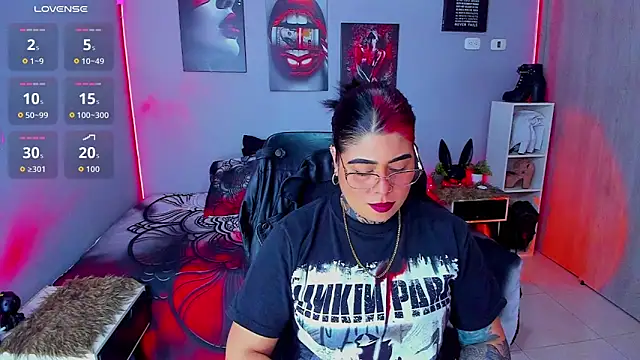 Veronika metal online show from September 16, 2025, 6:31 pm
