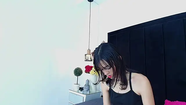 Vaiolett Smith online show from March 14, 2025, 5:46 pm