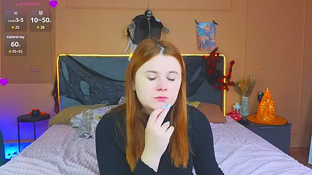 Eva Starlight online show from November 1, 2025, 4:08 am