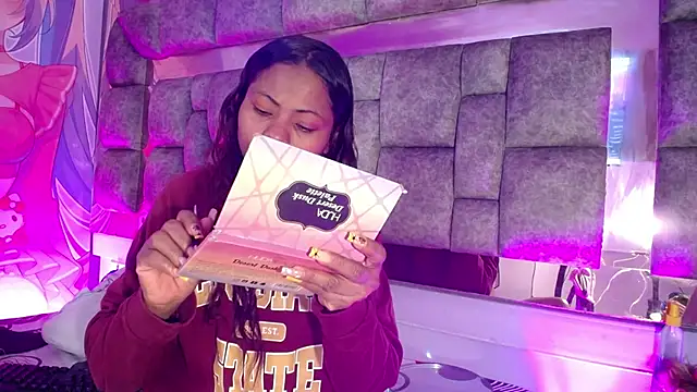 Snapshot of Agata_Grubisic chatting on November 12, 2025, 3:43 am Agata Grubisic online show from November 12, 2025, 3:43 am