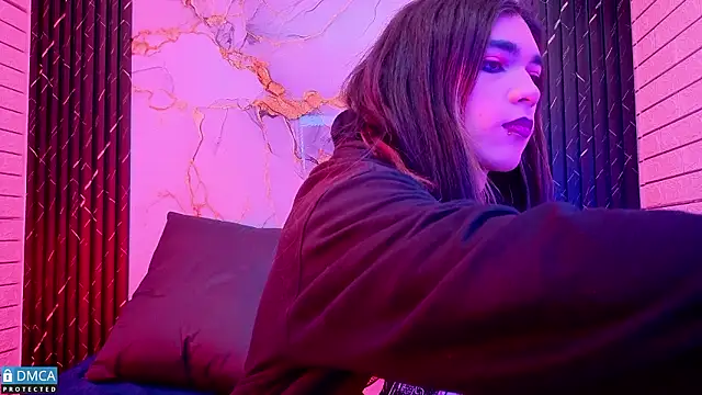 MaeveKuro online show from March 7, 2026, 3:02 am