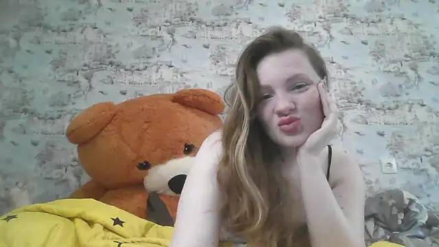 Eveline May online show from March 4, 2025, 2:21 pm