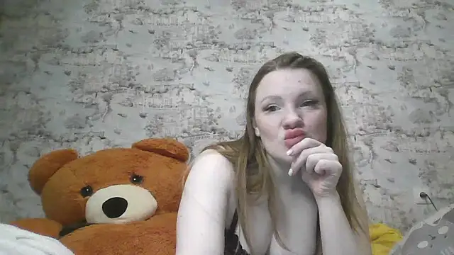 Eveline May online show from March 20, 2025, 8:19 pm
