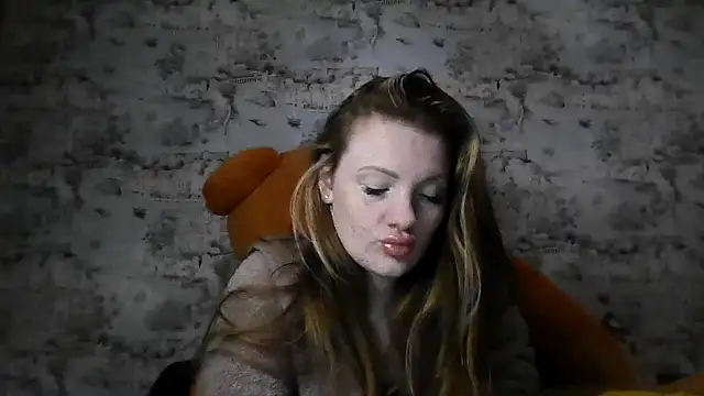 Eveline May online show from December 15, 2025, 5:30 pm