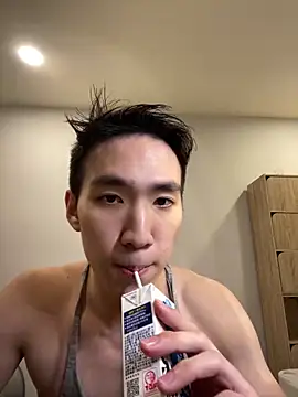 Snapshot of Hon1069 chatting on March 9, 2025, 4:44 pm Hon1069 online show from March 9, 2025, 4:44 pm