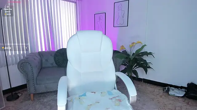 coral smiit online show from March 13, 2025, 8:00 pm