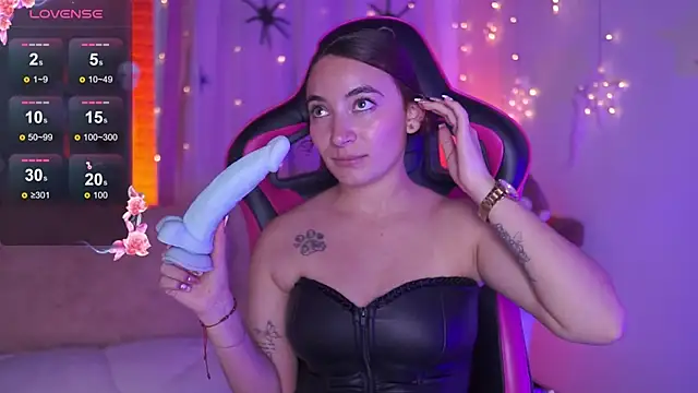 Snapshot of issa_monterrey chatting on October 17, 2025, 12:58 am issa monterrey online show from October 17, 2025, 12:58 am