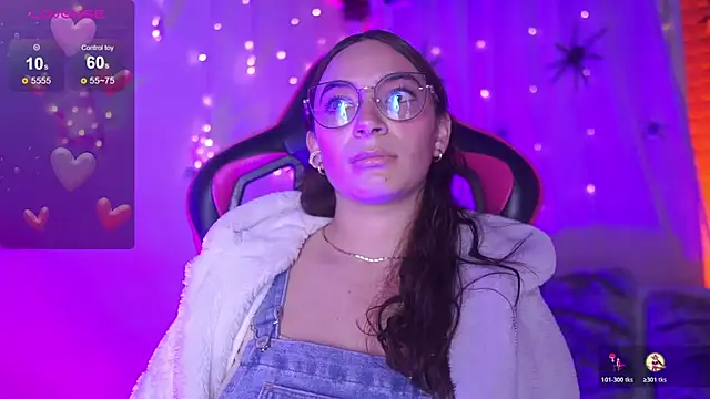 Snapshot of issa_monterrey chatting on October 27, 2025, 9:05 pm issa monterrey online show from October 27, 2025, 9:05 pm