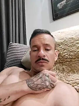 juniortche1313 online show from November 29, 2025, 9:59 pm