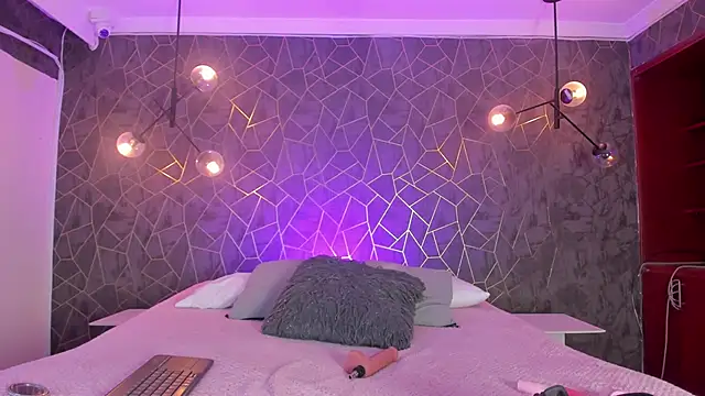 zephyra-angels online show from December 17, 2025, 3:22 am